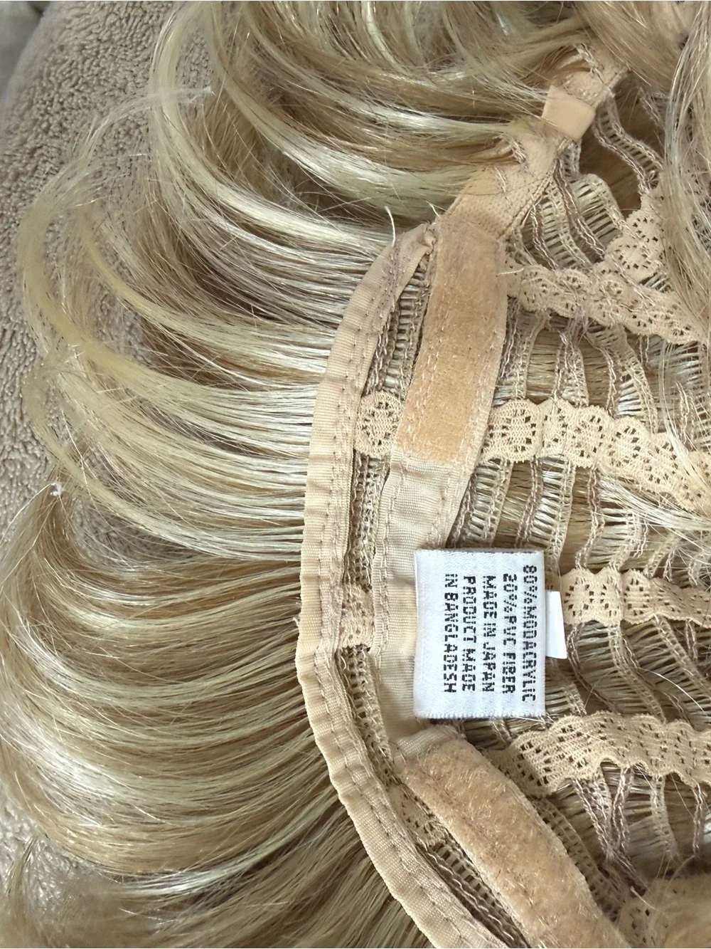 Lot of 2 wig wig pro and wig shop short shag blonde synthetic average